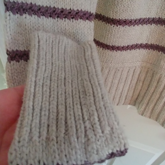 American Eagle sweater - Picture 4 of 5